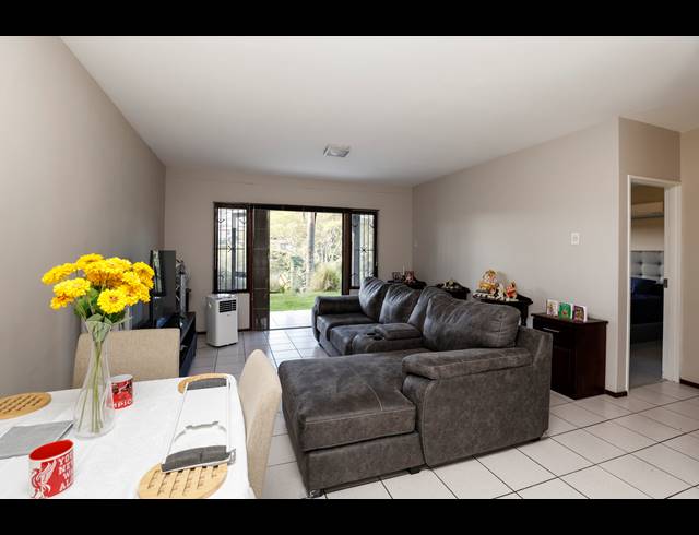 2 BEDROOM APARTMENT TO LET IN SUNNINGDALE